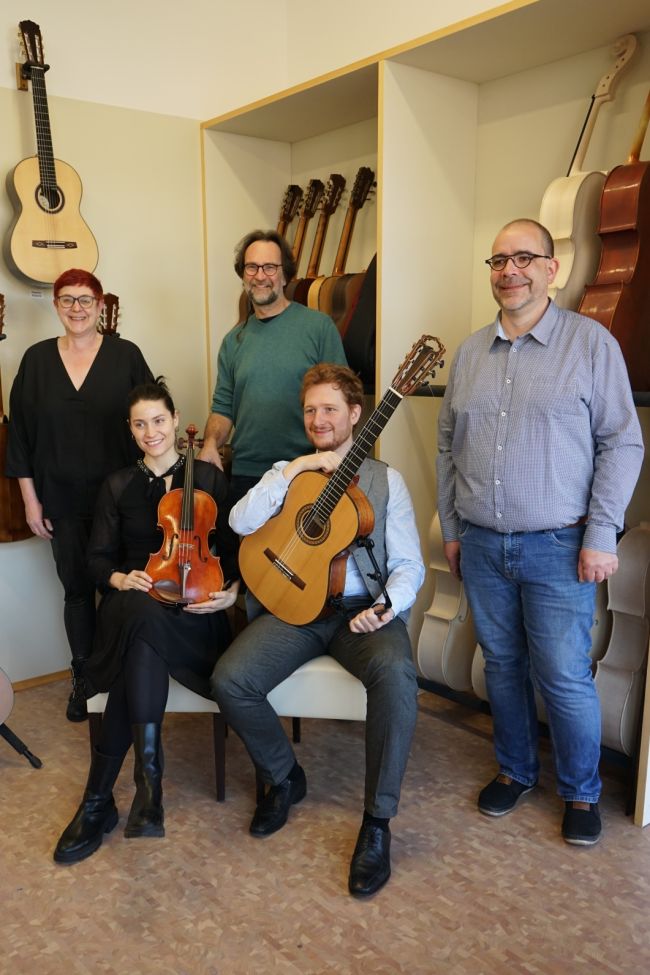 neuer Präsentationsraum Hanika Nativ-Gitarren